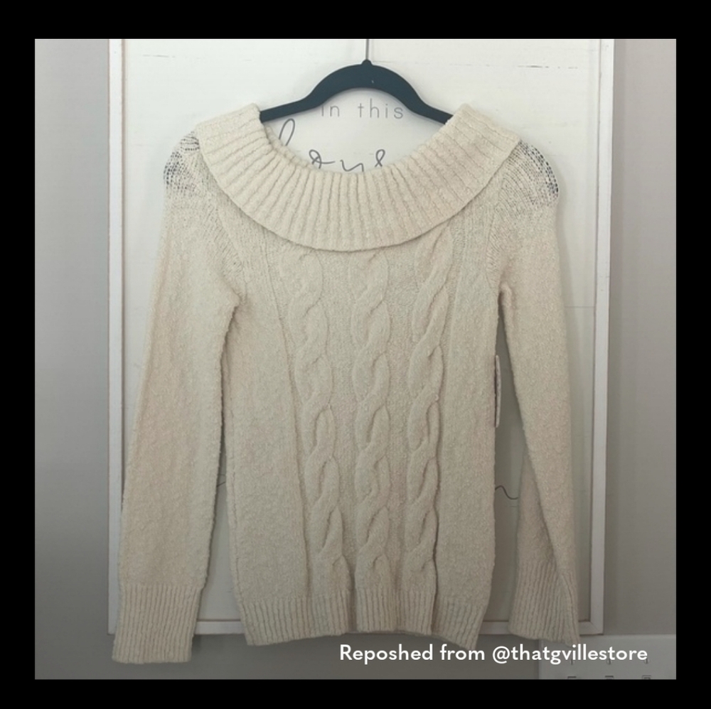 Free People off shoulder Cable Neck Sweate…